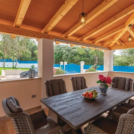 Holiday home Amazing In With Wifi Rovinj