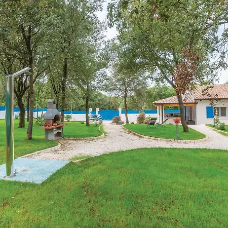2 Bedroom Front In