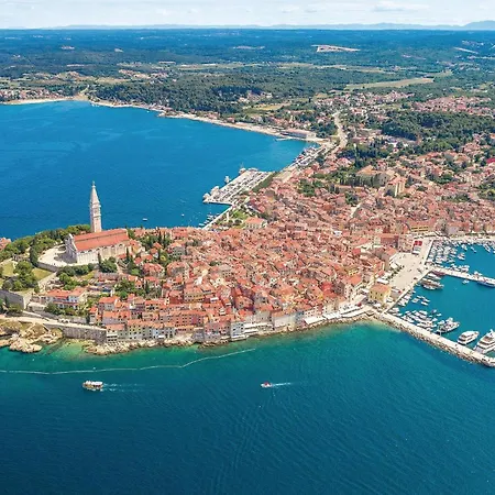 2 Bedroom Front In Prázdninový dům Rovinj